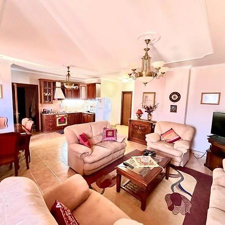 Central Tirana Flat Near Bazaar 외부 사진