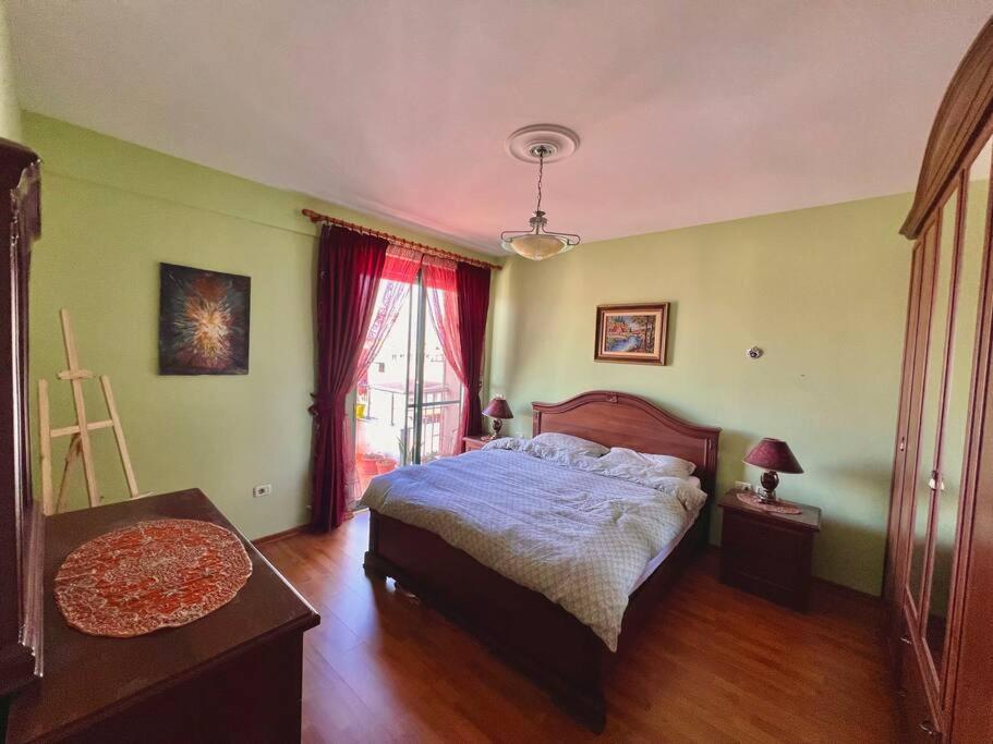 Central Tirana Flat Near Bazaar 외부 사진