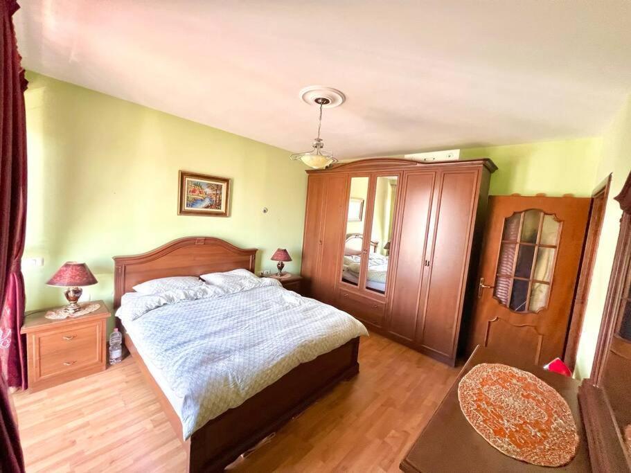 Central Tirana Flat Near Bazaar 외부 사진