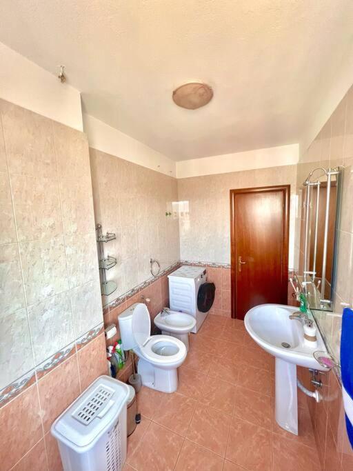 Central Tirana Flat Near Bazaar 외부 사진
